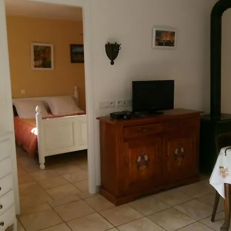 Holiday home A La Montagne Avec Cheminee, Wifi Et Joli Terrain - Fr-1-589-179 *