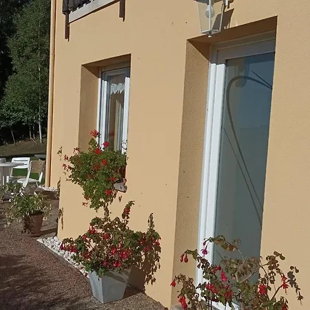Holiday home A La Montagne Avec Cheminee, Wifi Et Joli Terrain - Fr-1-589-179