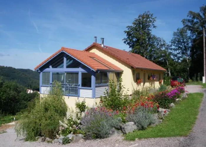 A La Montagne Avec Cheminee, Wifi Et Joli Terrain - Fr-1-589-179 公寓 *