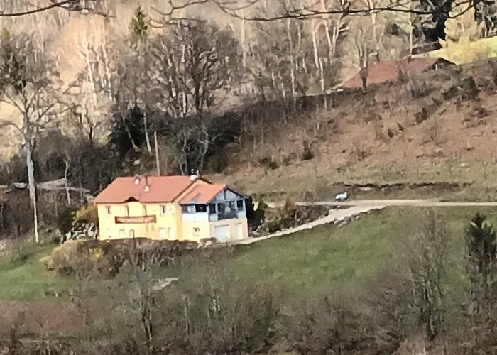 A La Montagne Avec Cheminee, Wifi Et Joli Terrain - Fr-1-589-179 *